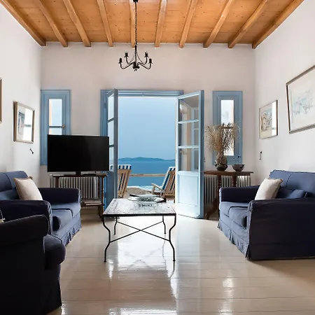 Апартаменты Anerousses Mykonian Traditional