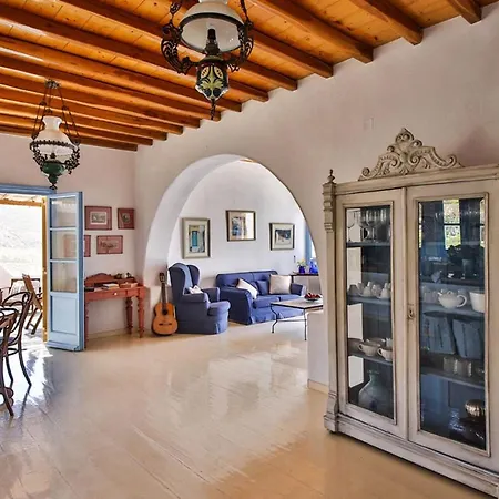 Anerousses Mykonian Traditional * Houlakia (Mykonos)